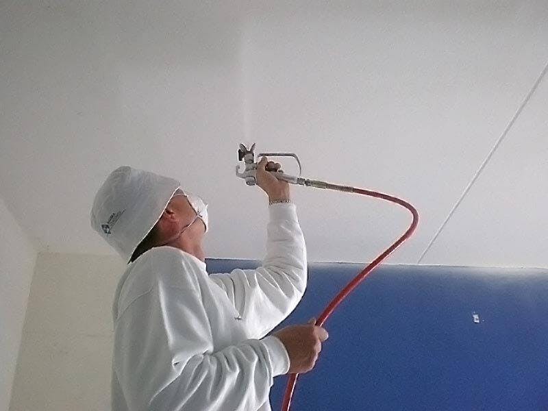 Lakspuiten of latex spuiten: Wat is het verschil en welke techniek is geschikt voor jouw project